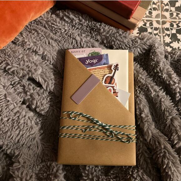 Blind Date with a Book - Nonfiction (Travel) - Picture 2 of 2